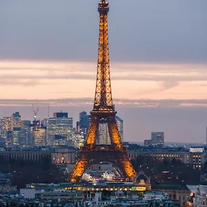  Apartment Paris Luxury Apartment 75M2 With Eiffel Tower View, Metro 1 Min, Parking